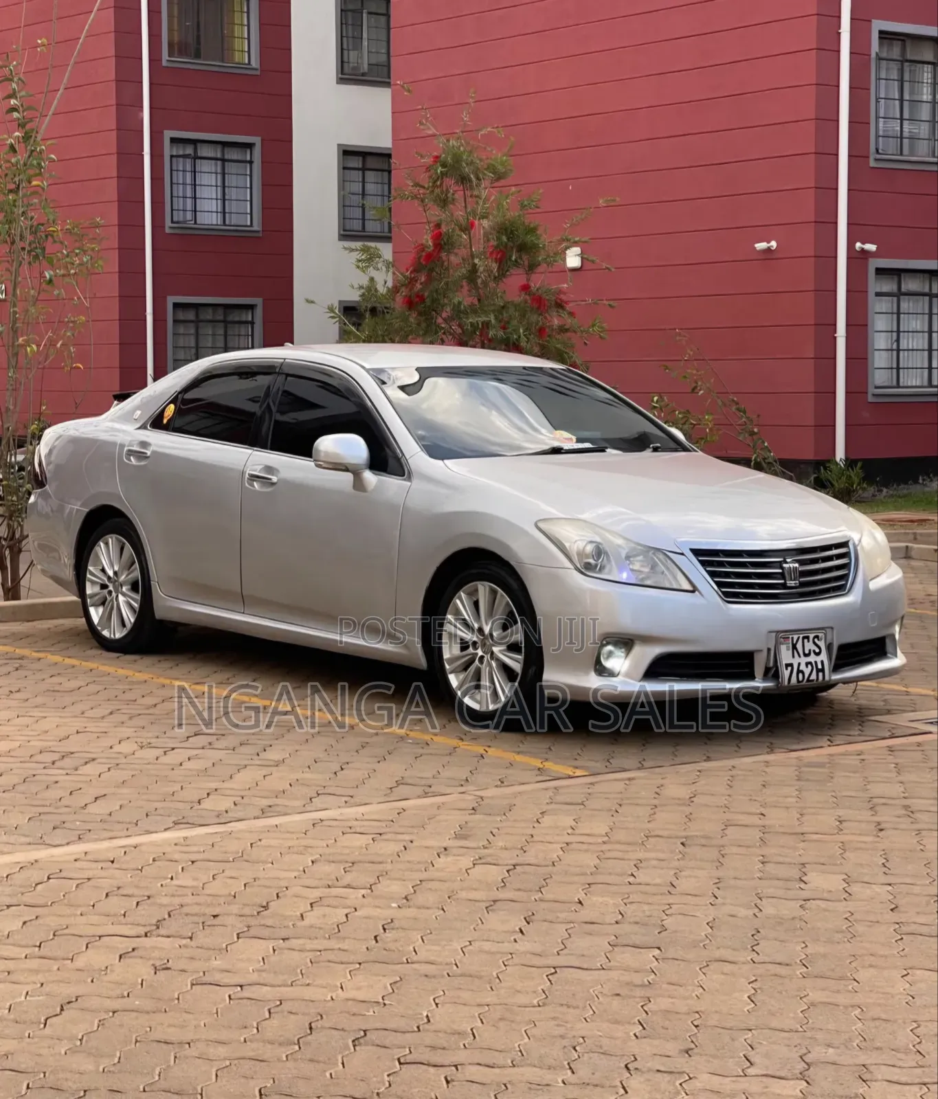 Toyota Crown 2011 Silver