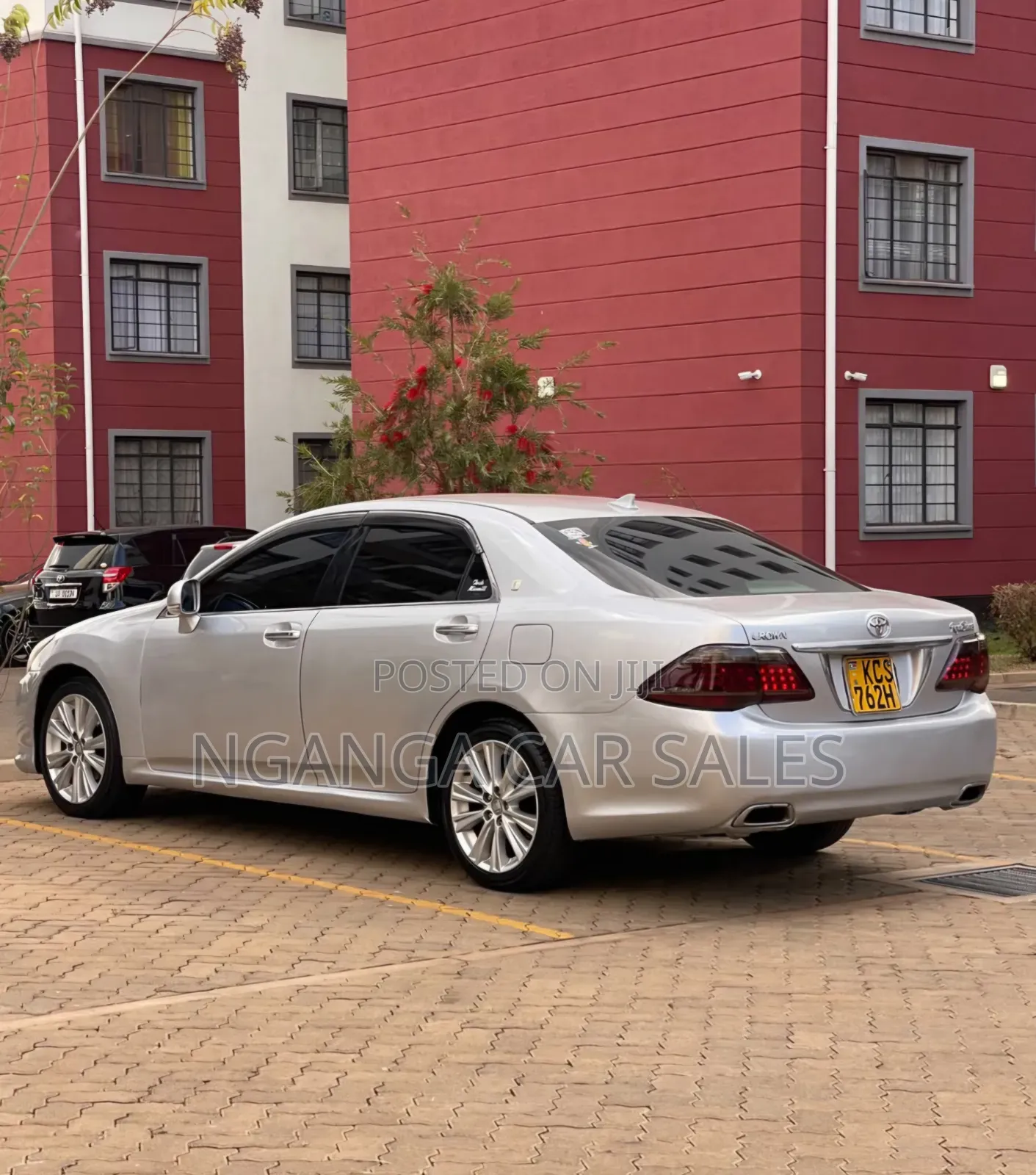 Toyota Crown 2011 Silver