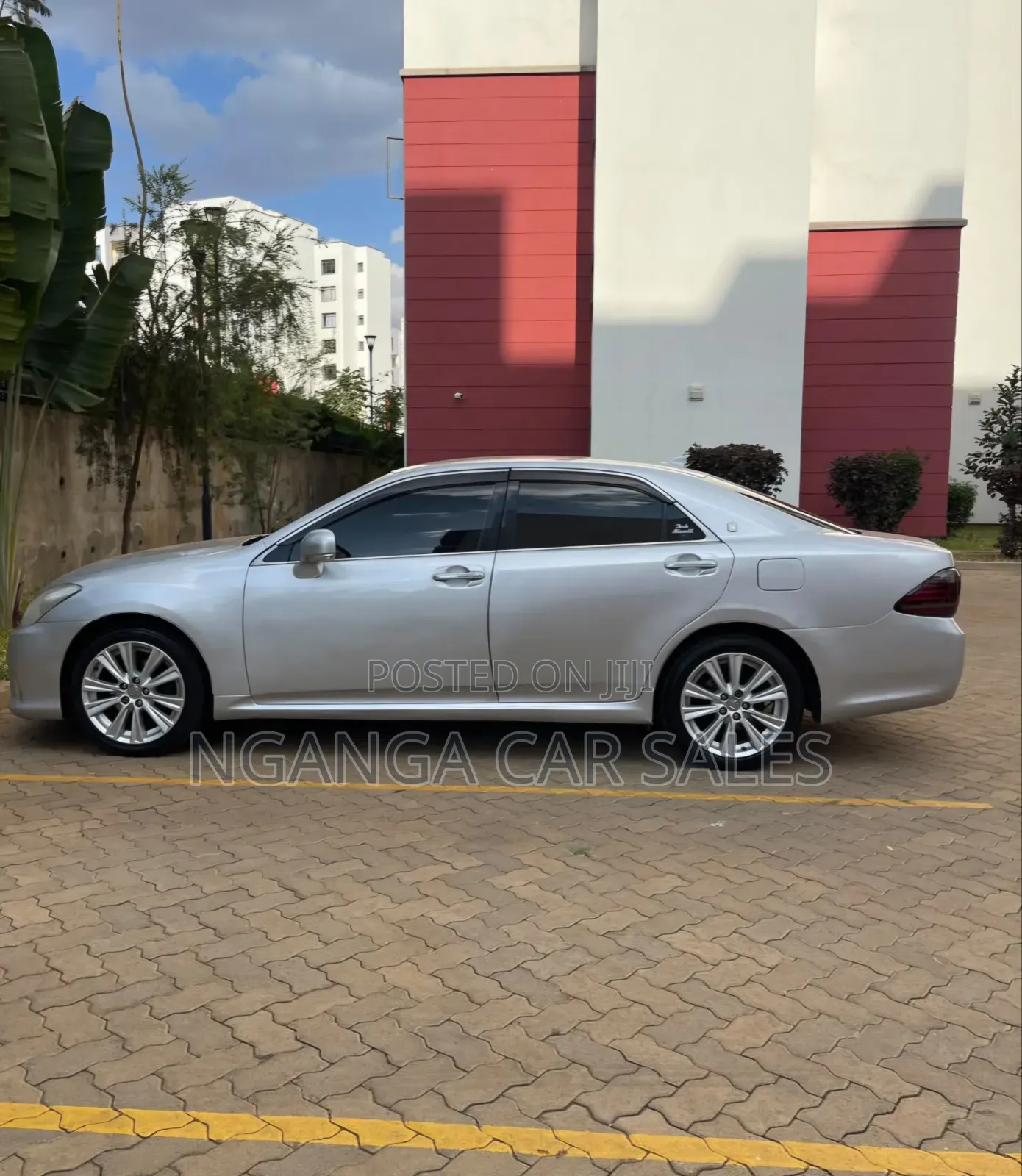 Toyota Crown 2011 Silver