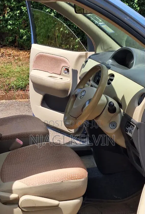 Toyota Sienta 2015 Blue