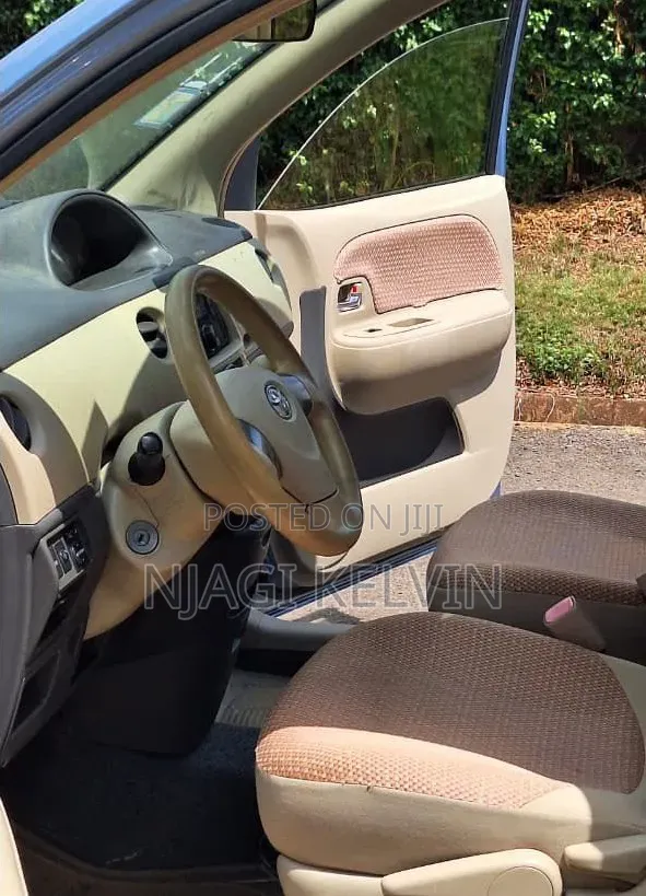 Toyota Sienta 2015 Blue