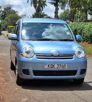 Toyota Sienta 2015 Blue
