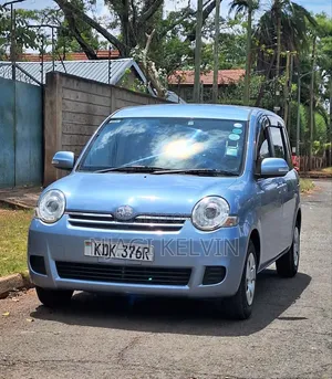 Toyota Sienta 2015 Blue