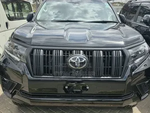 Toyota Land Cruiser Prado 2022 Black