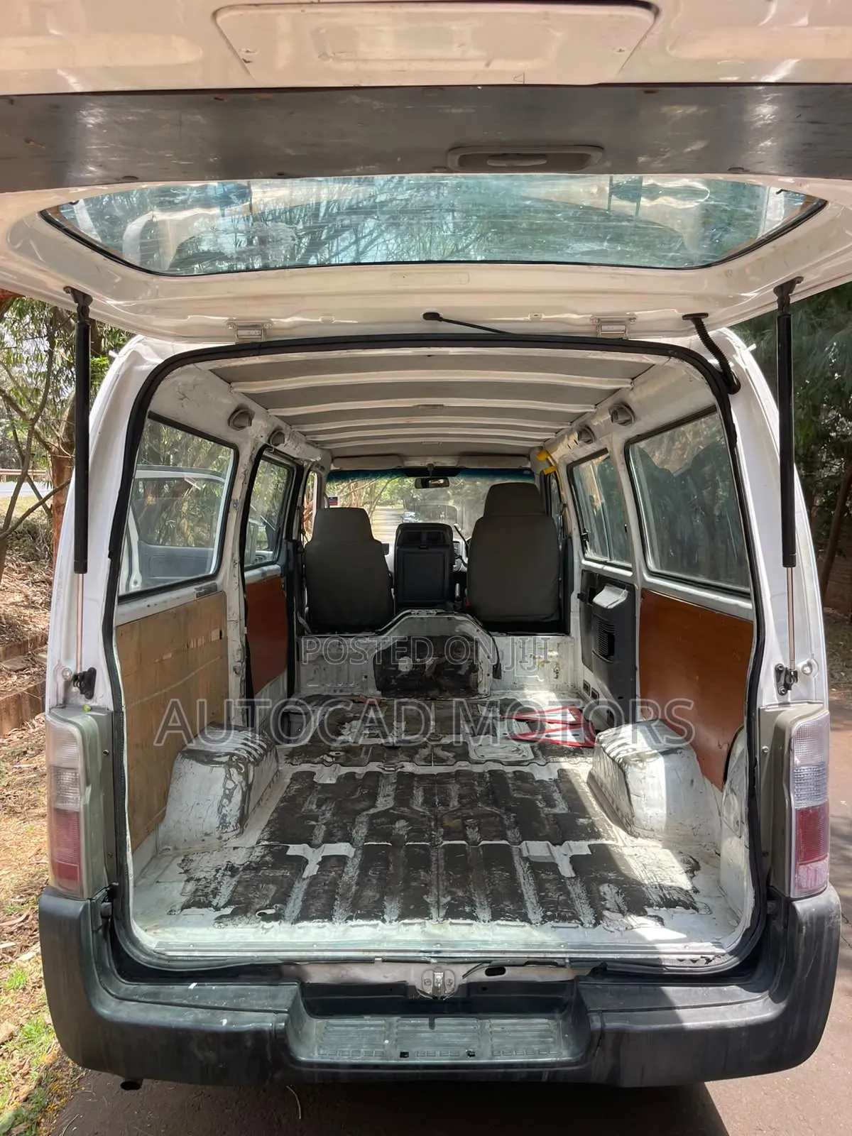Nissan Caravan (Urvan) 2007 White