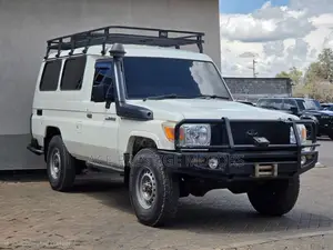 Toyota Land Cruiser 2016 Beige