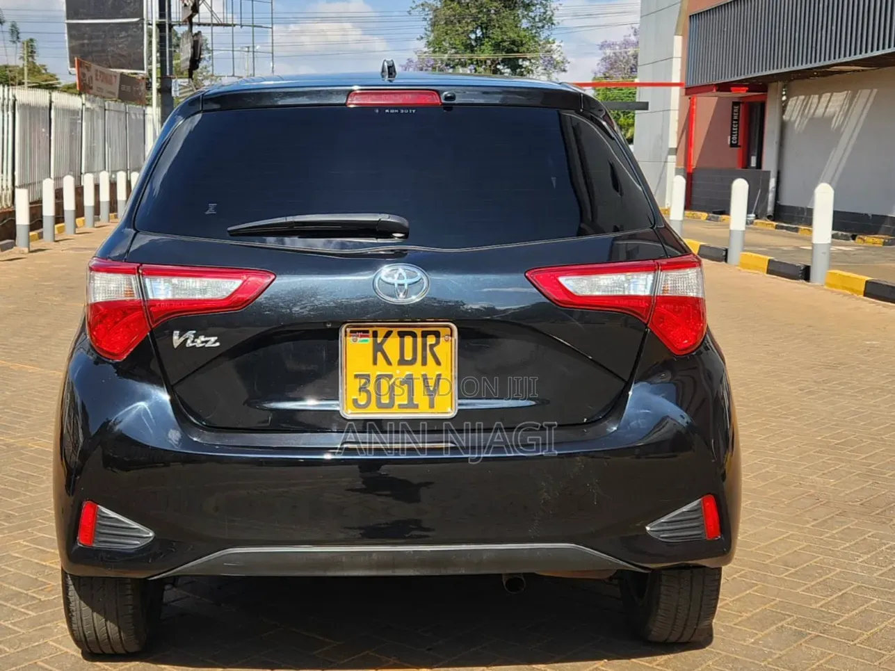 Toyota Vitz 2017 Black