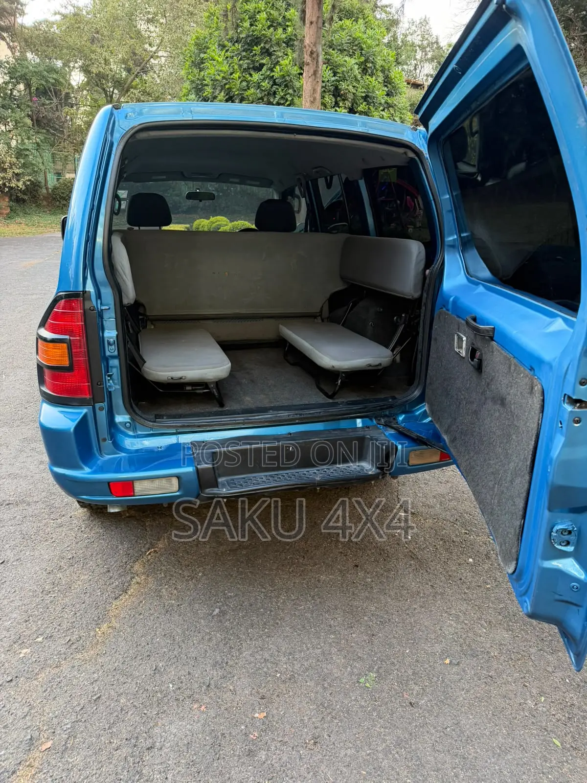 Mitsubishi Pajero 2002 Blue