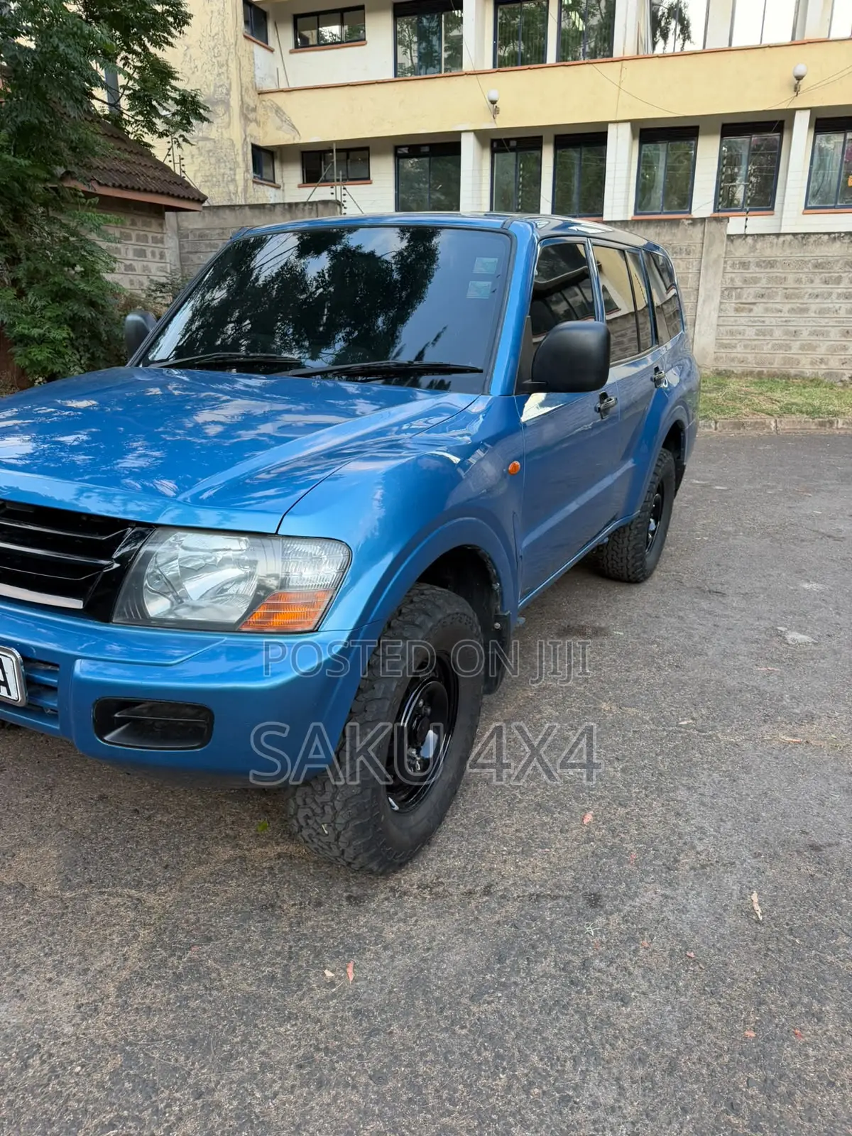Mitsubishi Pajero 2002 Blue