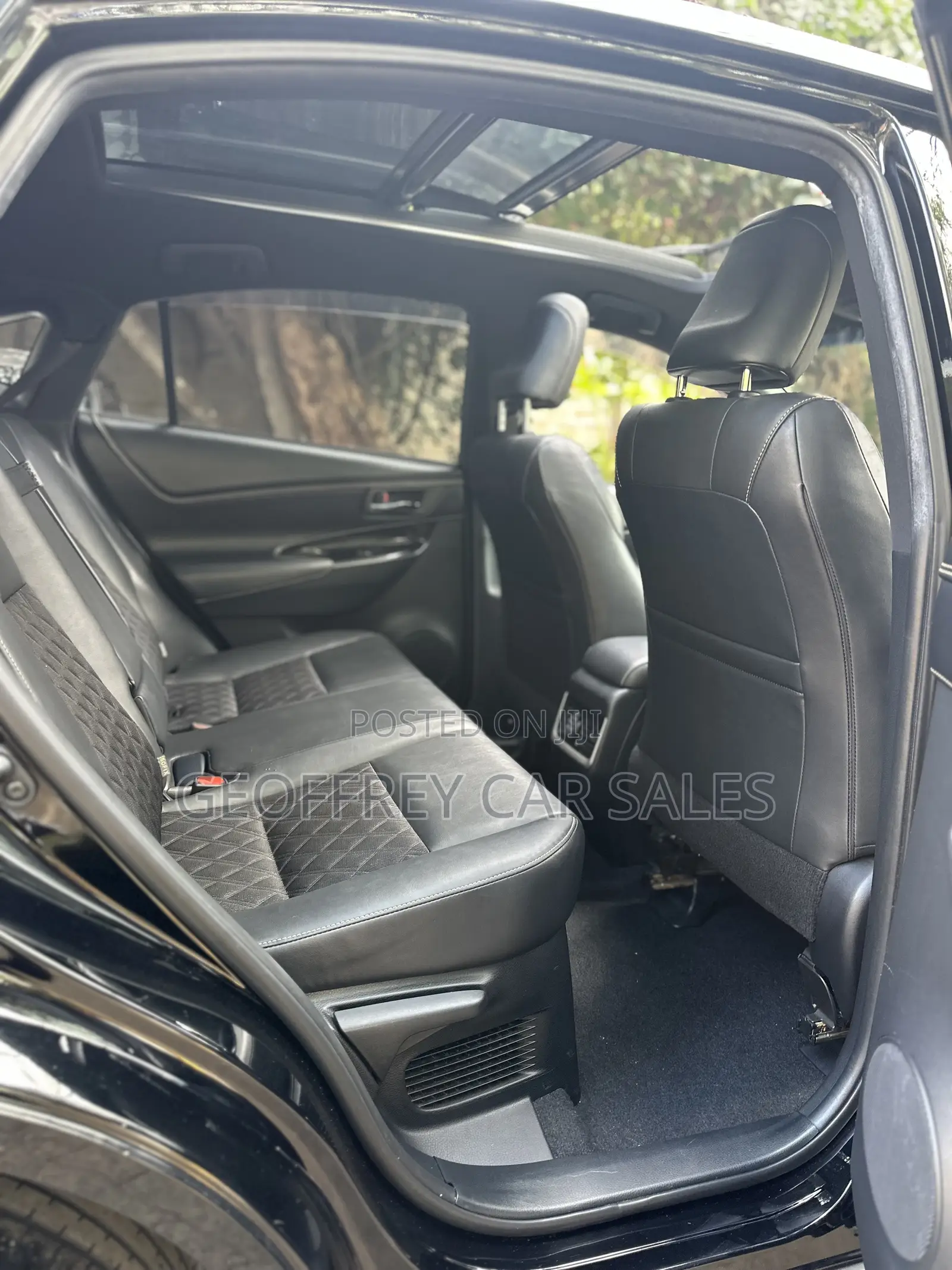 Toyota Harrier 2.0 2019 Black