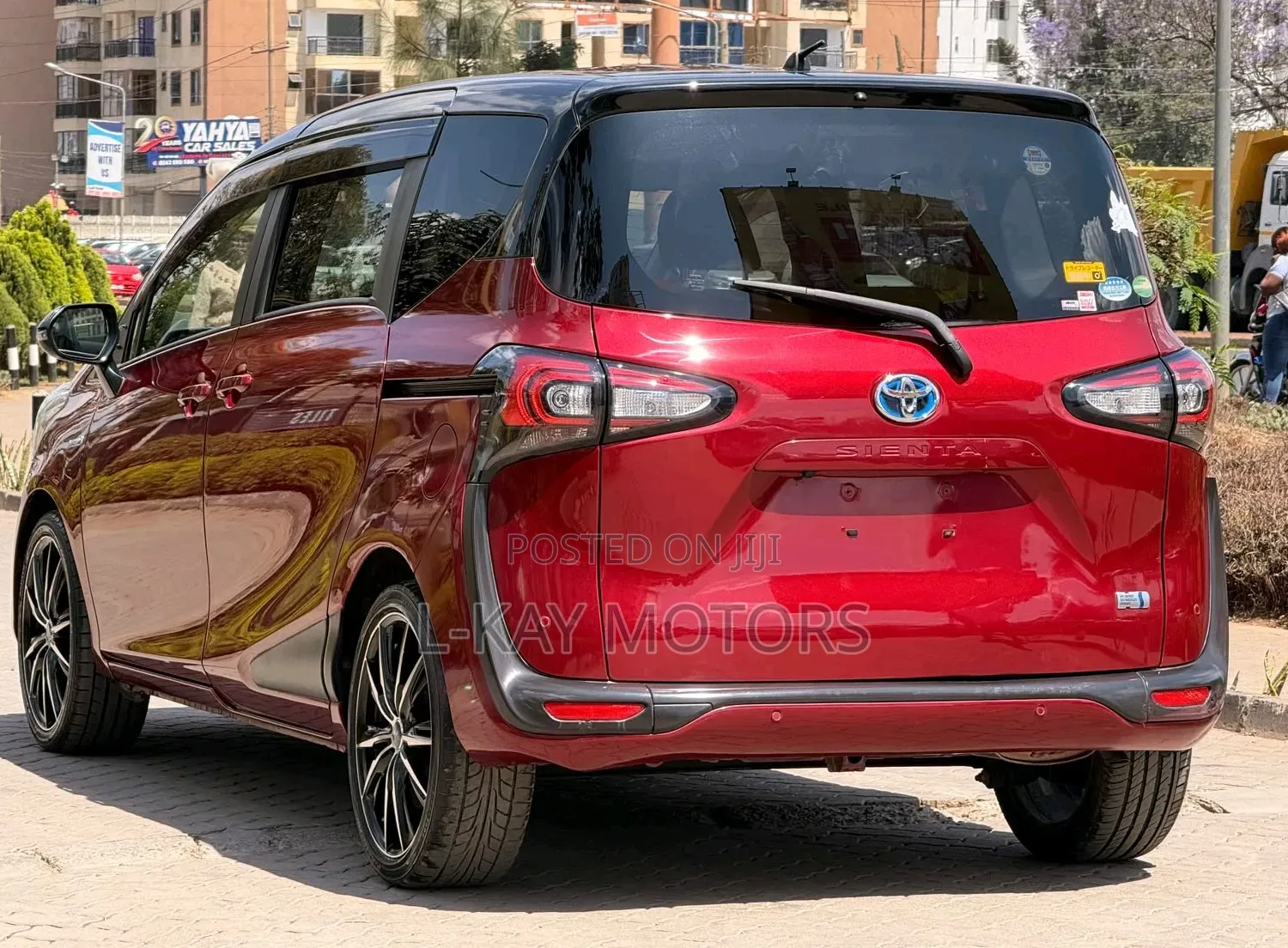 Toyota Sienta 2019 Red
