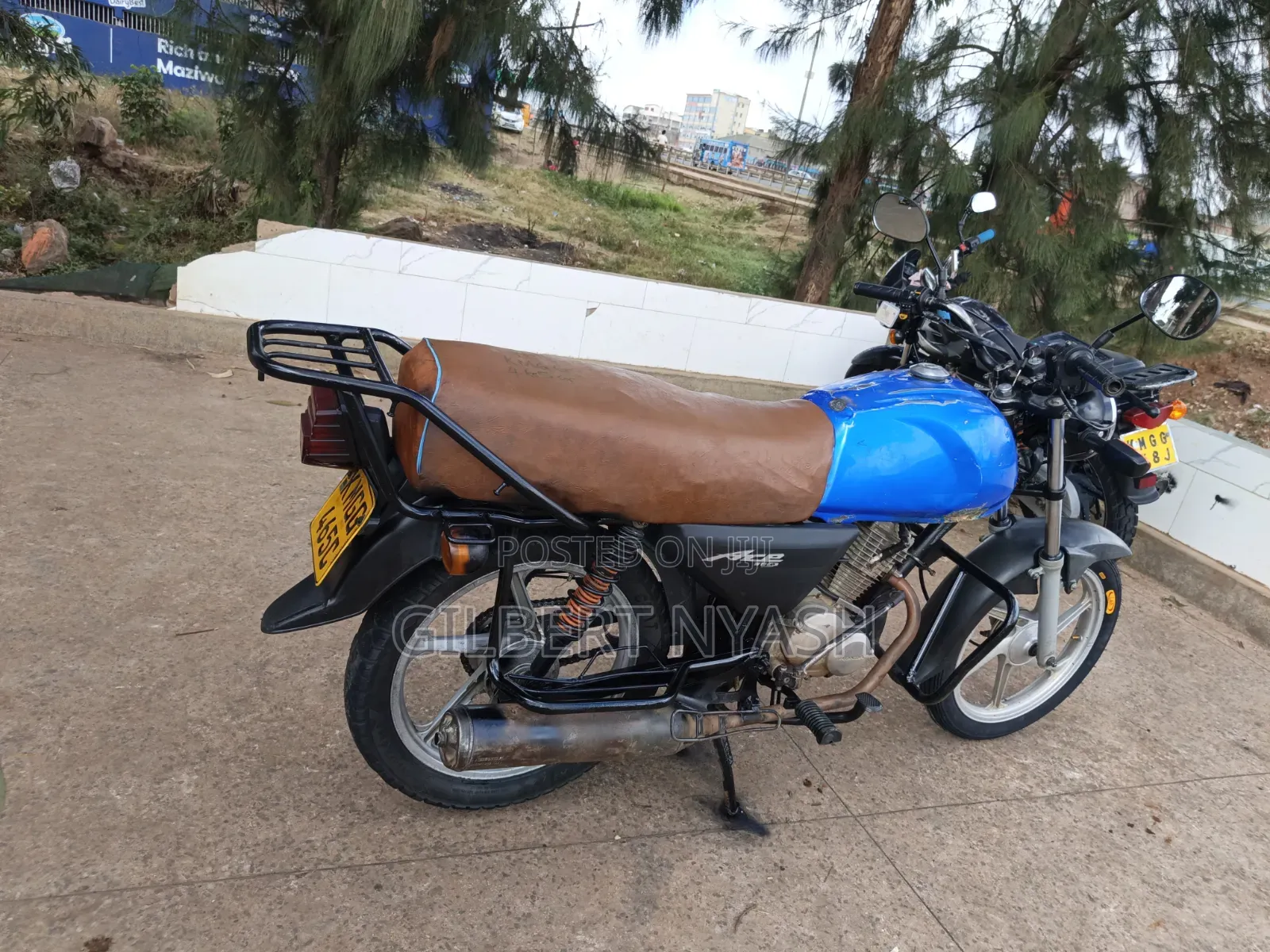 Honda CB 2023 Blue