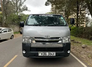 Toyota HiAce 2015 Silver