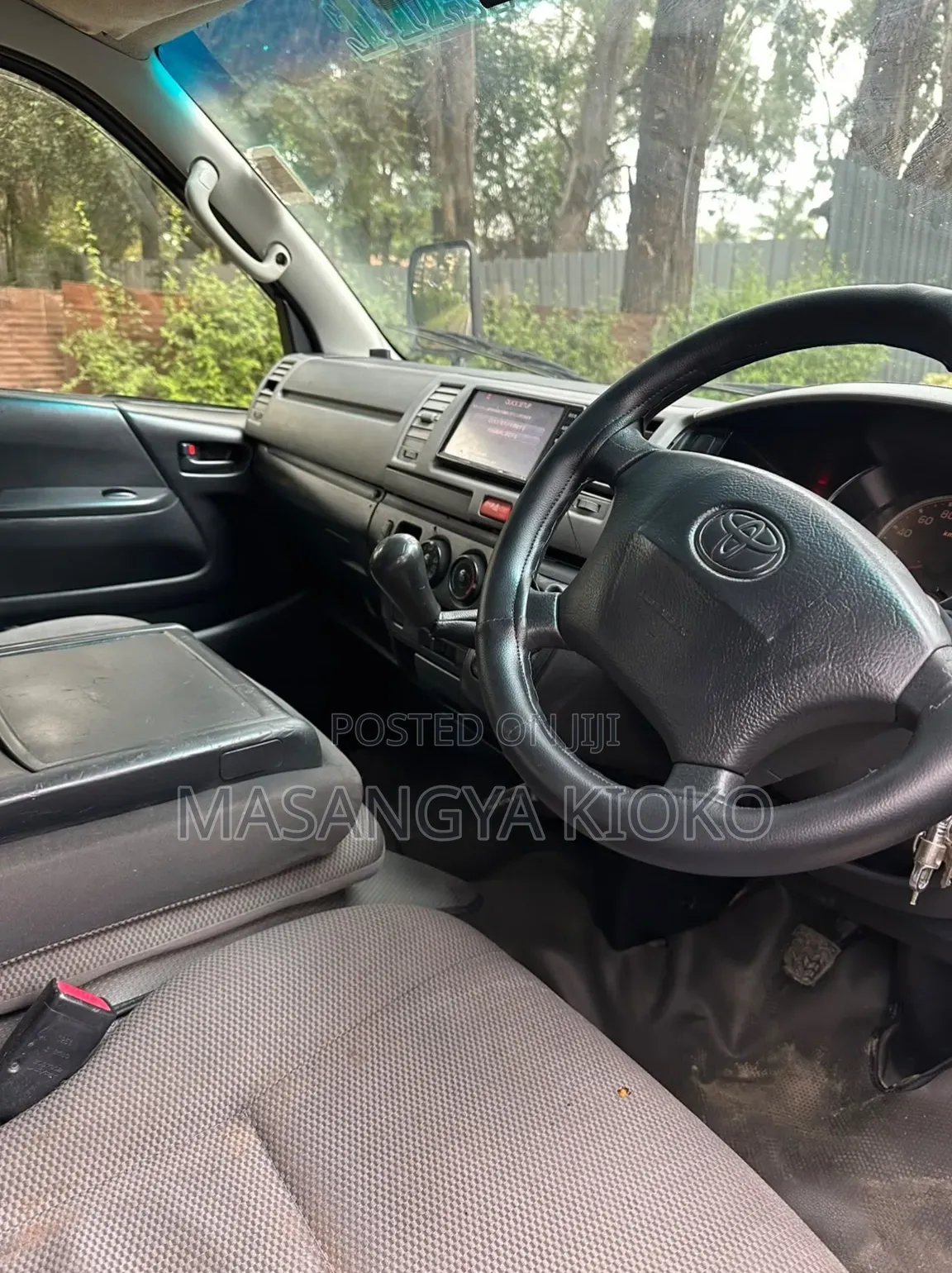 Toyota HiAce 2015 Silver