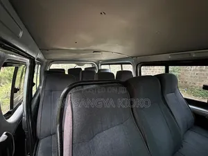 Toyota HiAce 2015 Silver