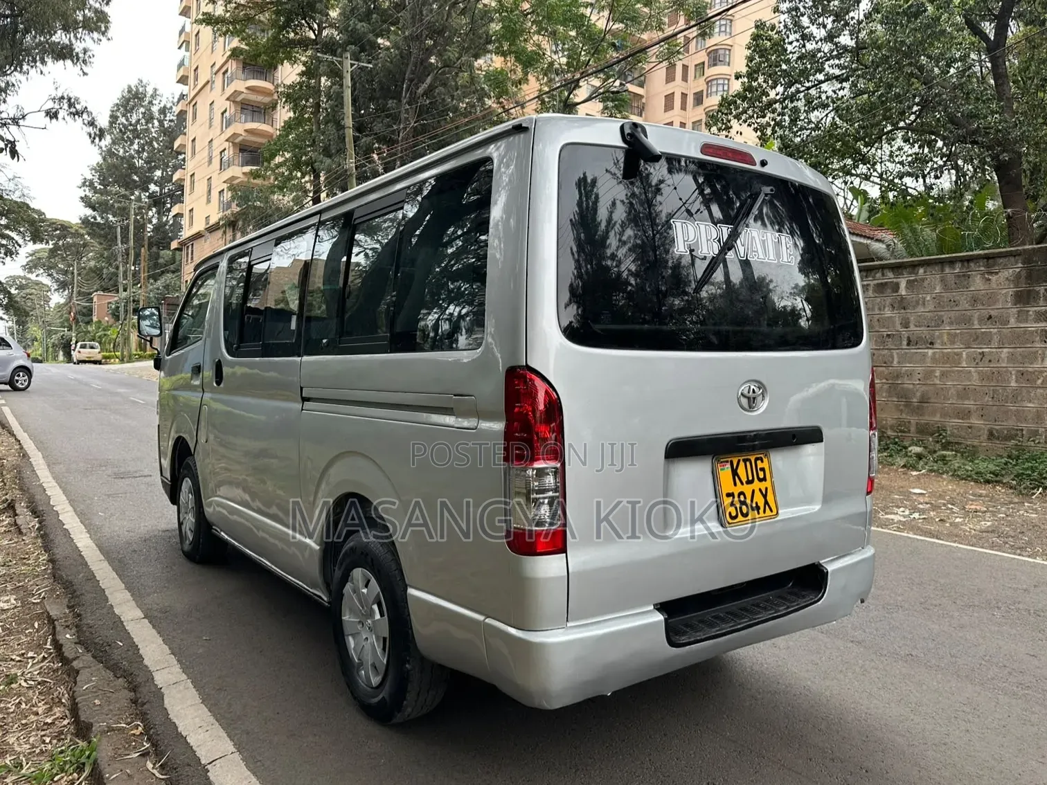 Toyota HiAce 2015 Silver