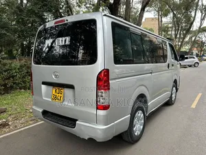 Toyota HiAce 2015 Silver