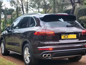 Porsche Cayenne 2016 Purple