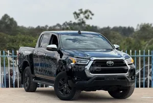 Toyota Hilux 2021 Black