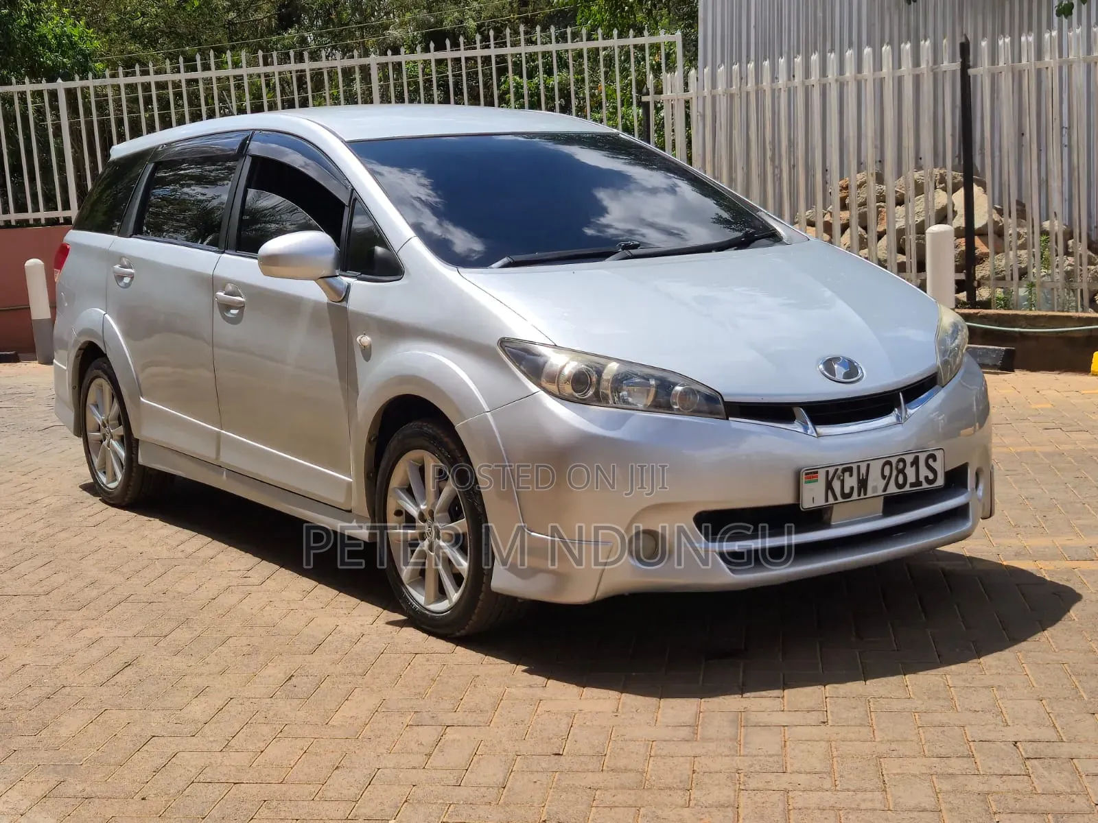 Toyota Wish 2012 Silver