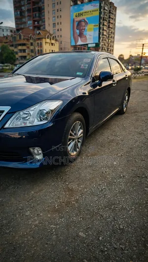 Toyota Crown 2013 Blue