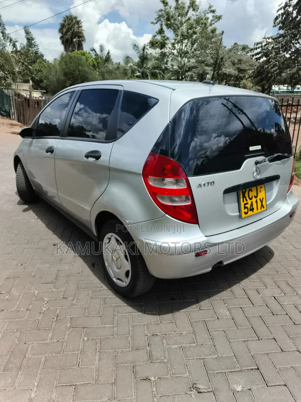Mercedes-Benz A-Class 2011 Silver