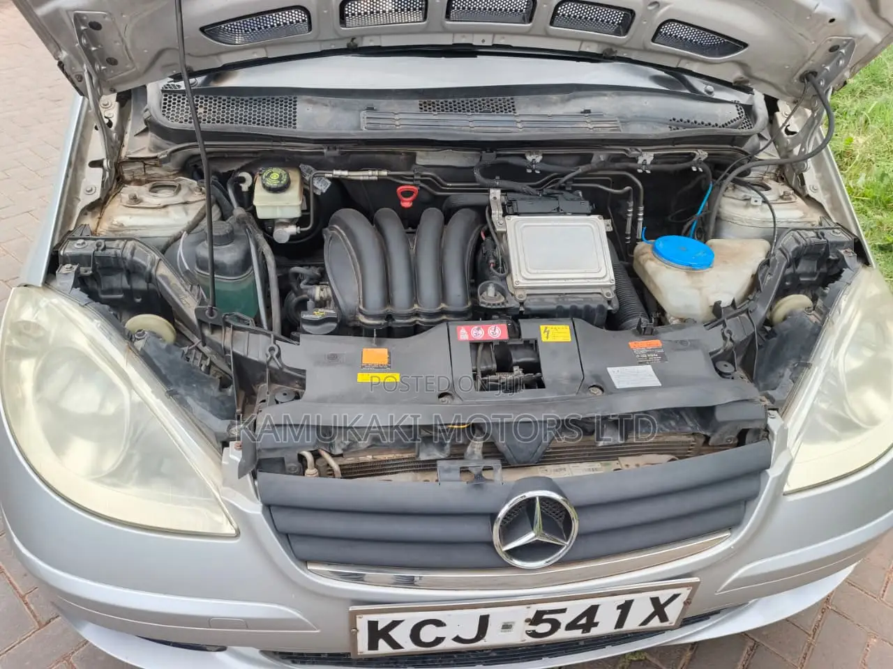 Mercedes-Benz A-Class 2011 Silver