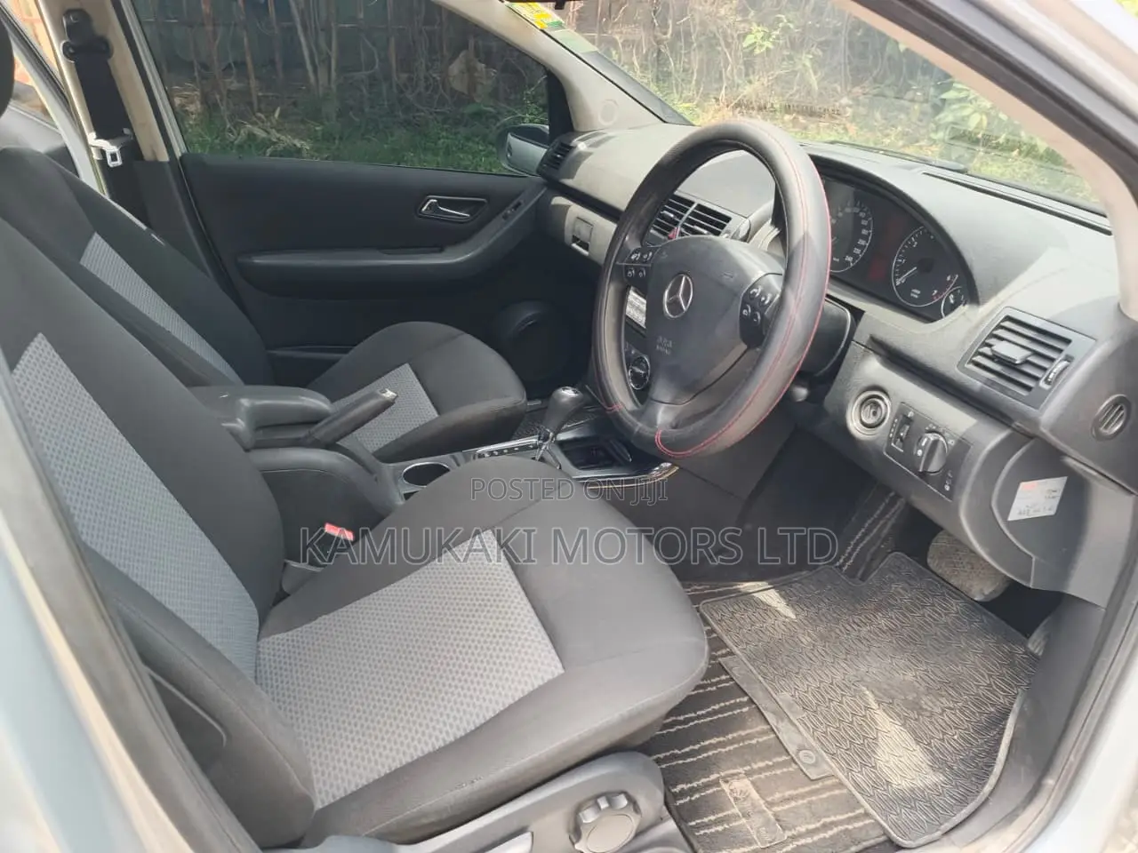 Mercedes-Benz A-Class 2011 Silver