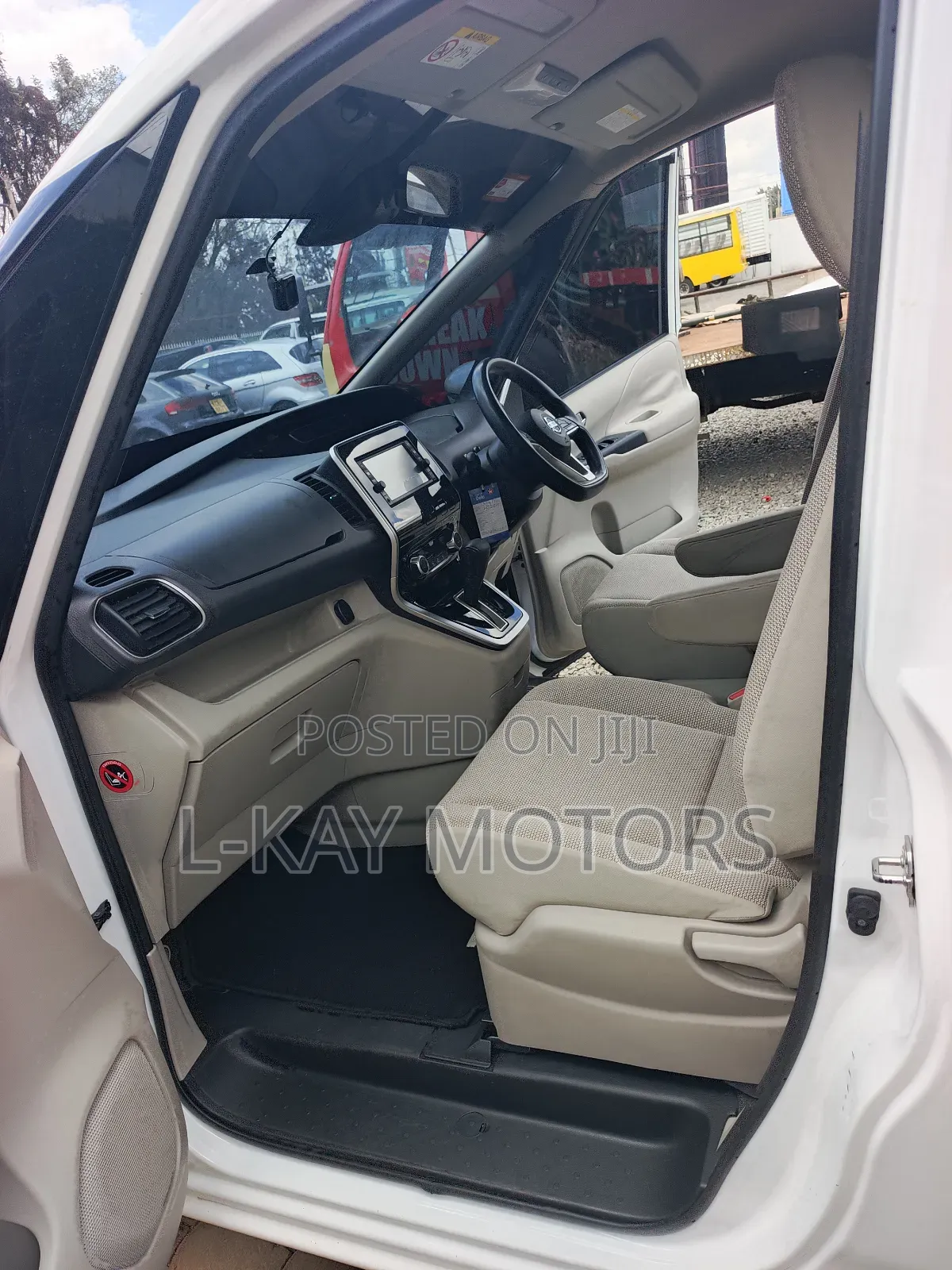 Nissan Serena 2019 White