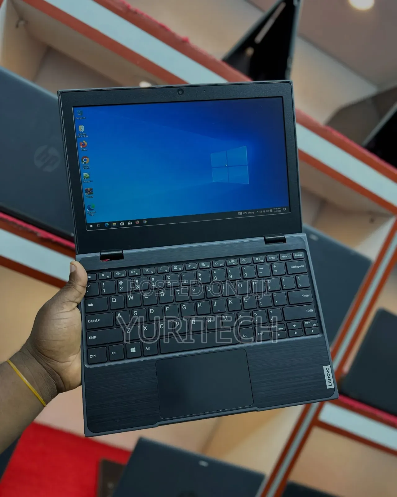 Laptop Lenovo 300e 4GB Intel Celeron SSD 128GB