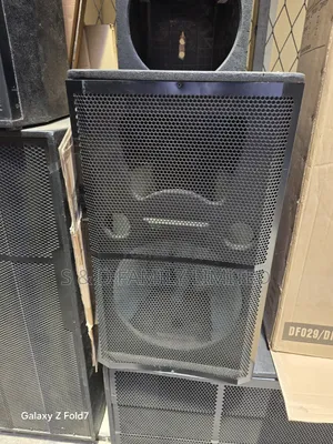 SRX715 Style Single 15-Inch Professional Loudspeaker Cabinet