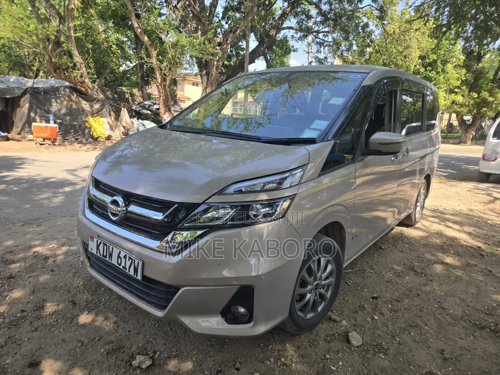 Nissan Serena 2018 Beige