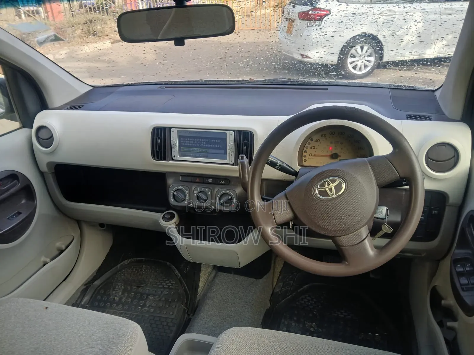 Toyota Passo 2012 Silver
