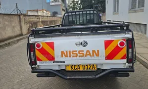 Nissan Hardbody 2013 White