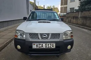 Nissan Hardbody 2013 White