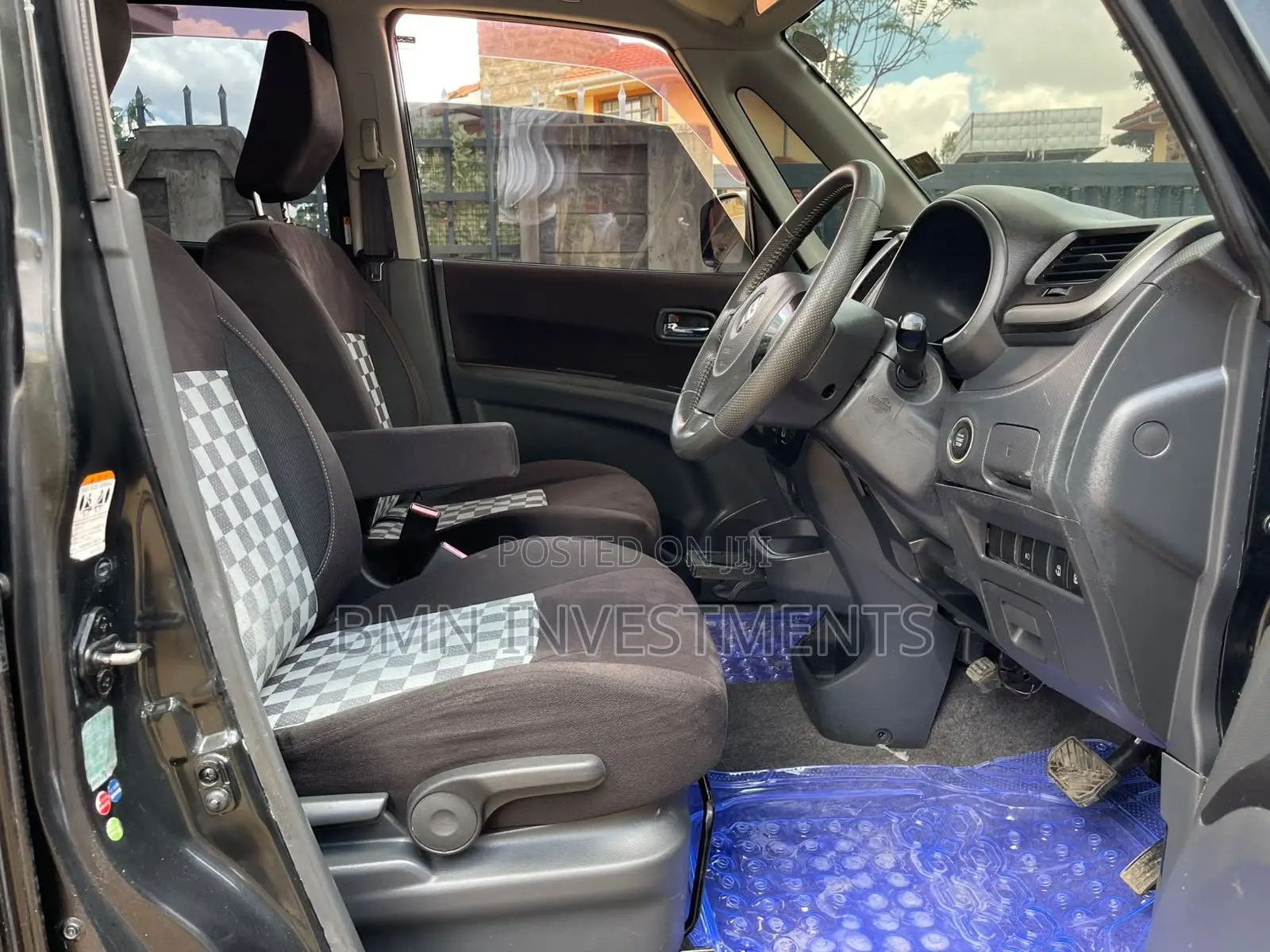 Suzuki Solio 2012 Black