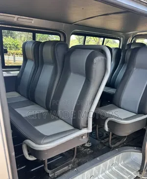 Toyota HiAce 2010 Silver