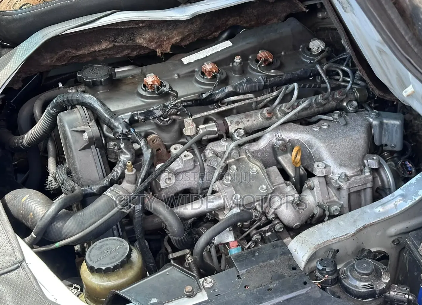 Toyota HiAce 2010 Silver