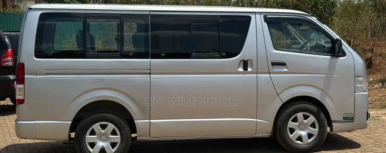 Toyota HiAce 2010 Silver