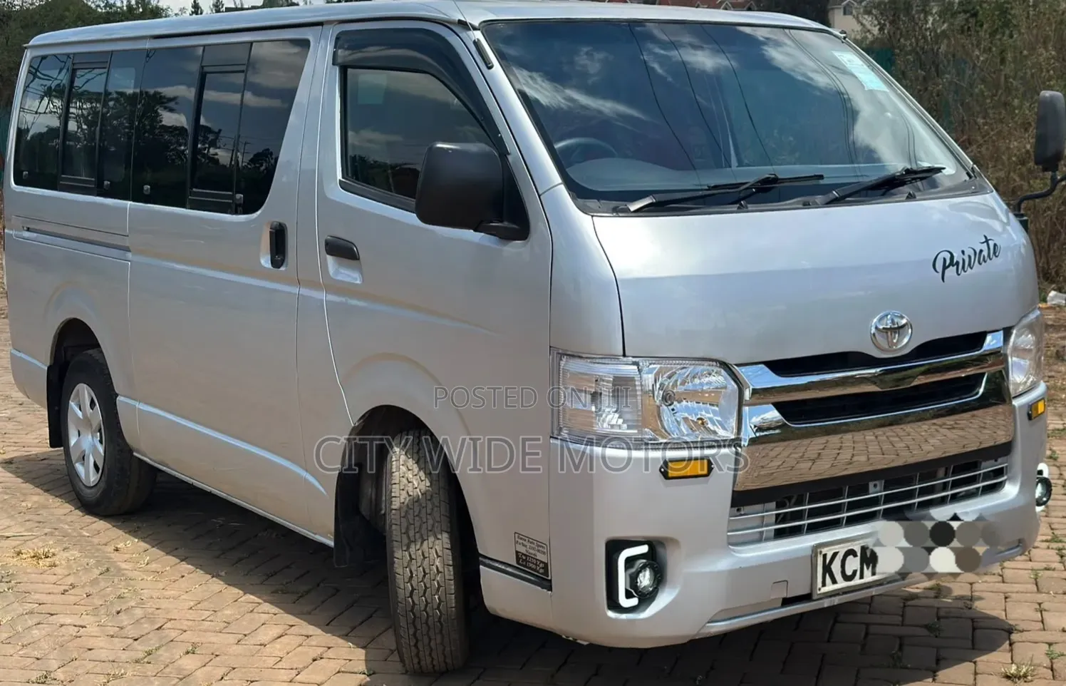 Toyota HiAce 2010 Silver