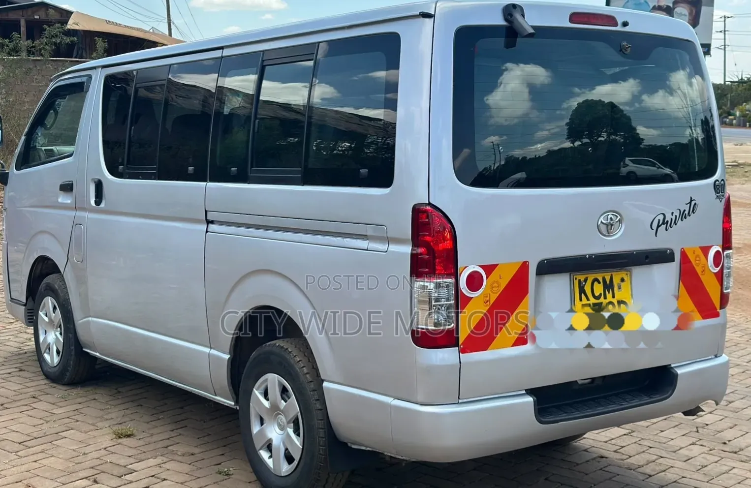 Toyota HiAce 2010 Silver
