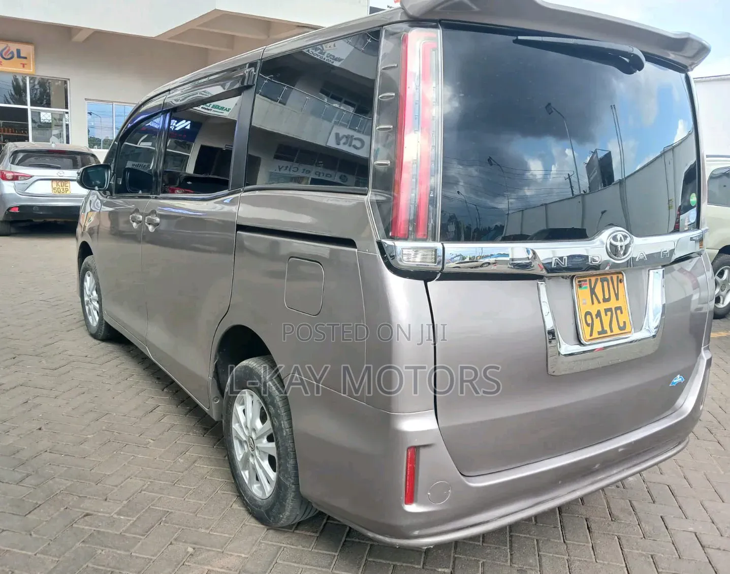 Toyota Noah 2018 Gray