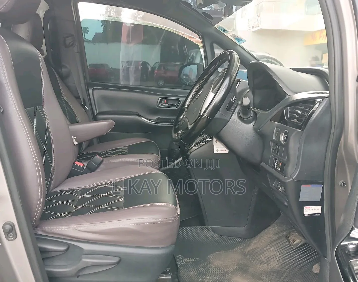 Toyota Noah 2018 Gray