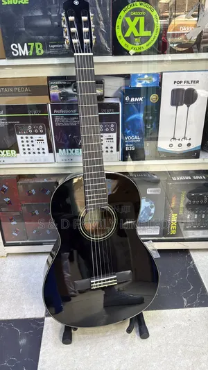 Yamaha C40BL / C40II Full-Size Classical Nylon-String Guitar