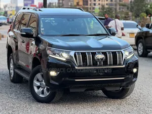 Toyota Land Cruiser Prado 2.8 2022 Black