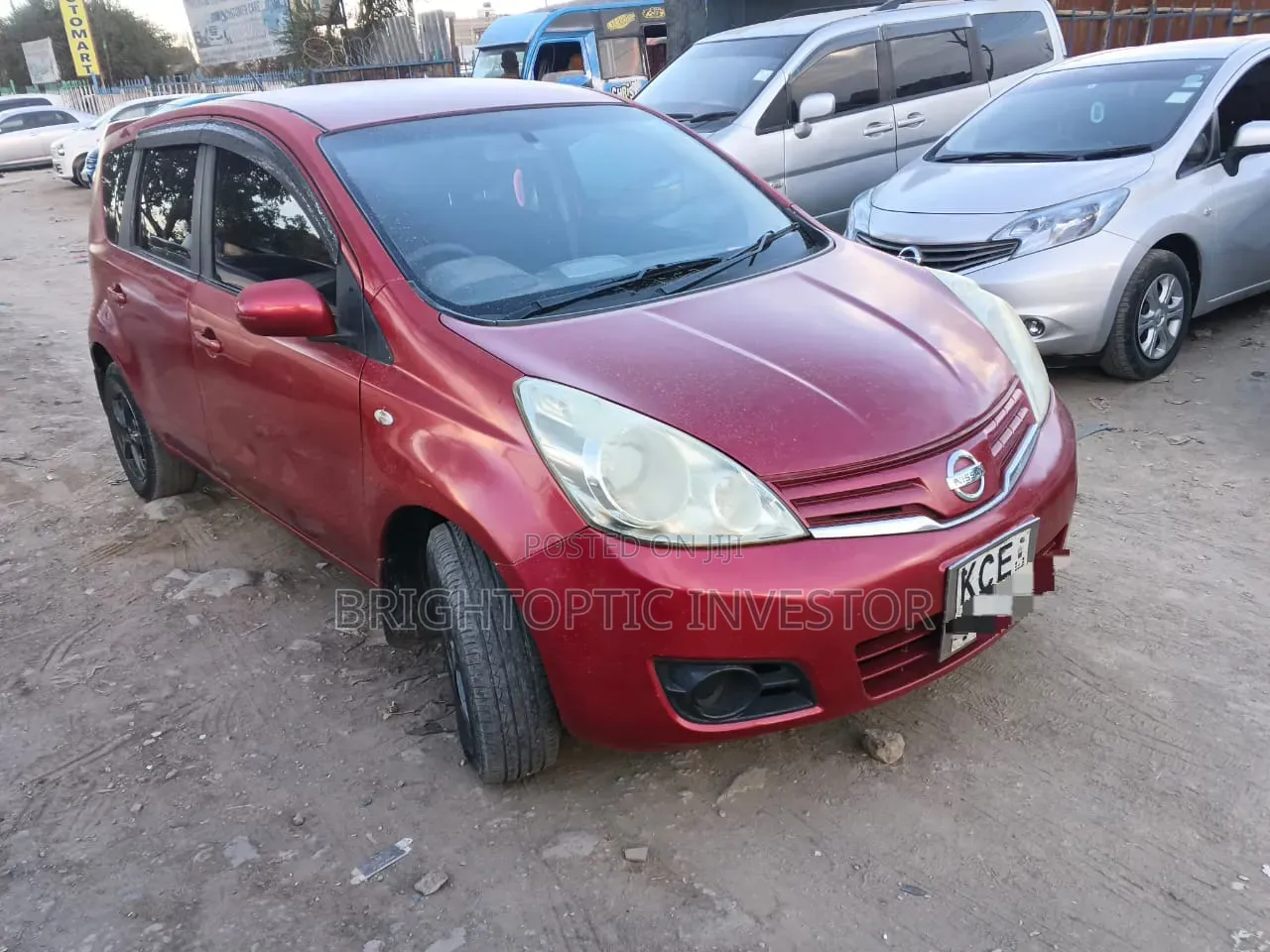 Nissan Note 2010 Red