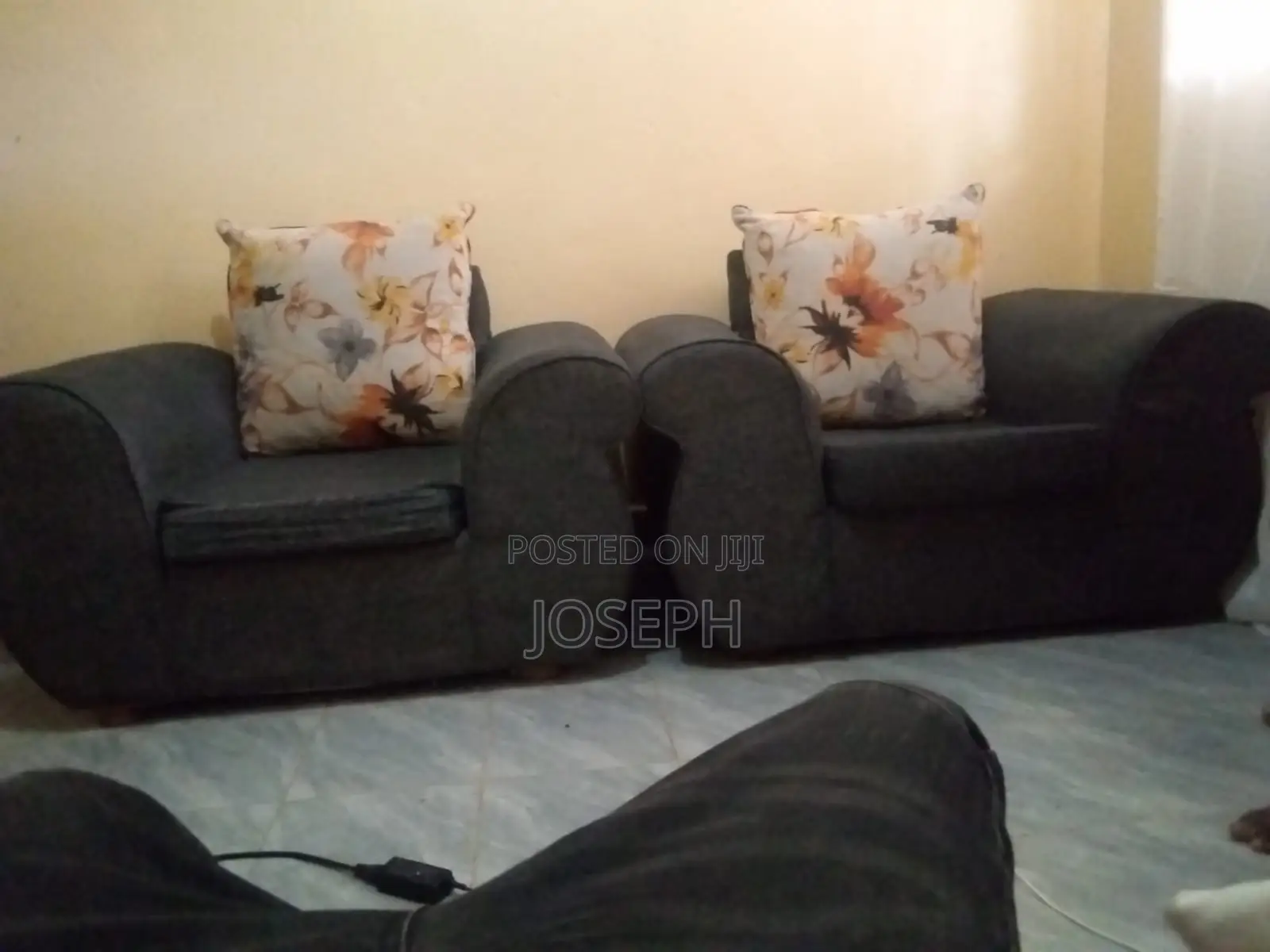 5 Seater Sofa Sets,Neat,Very Good Condition