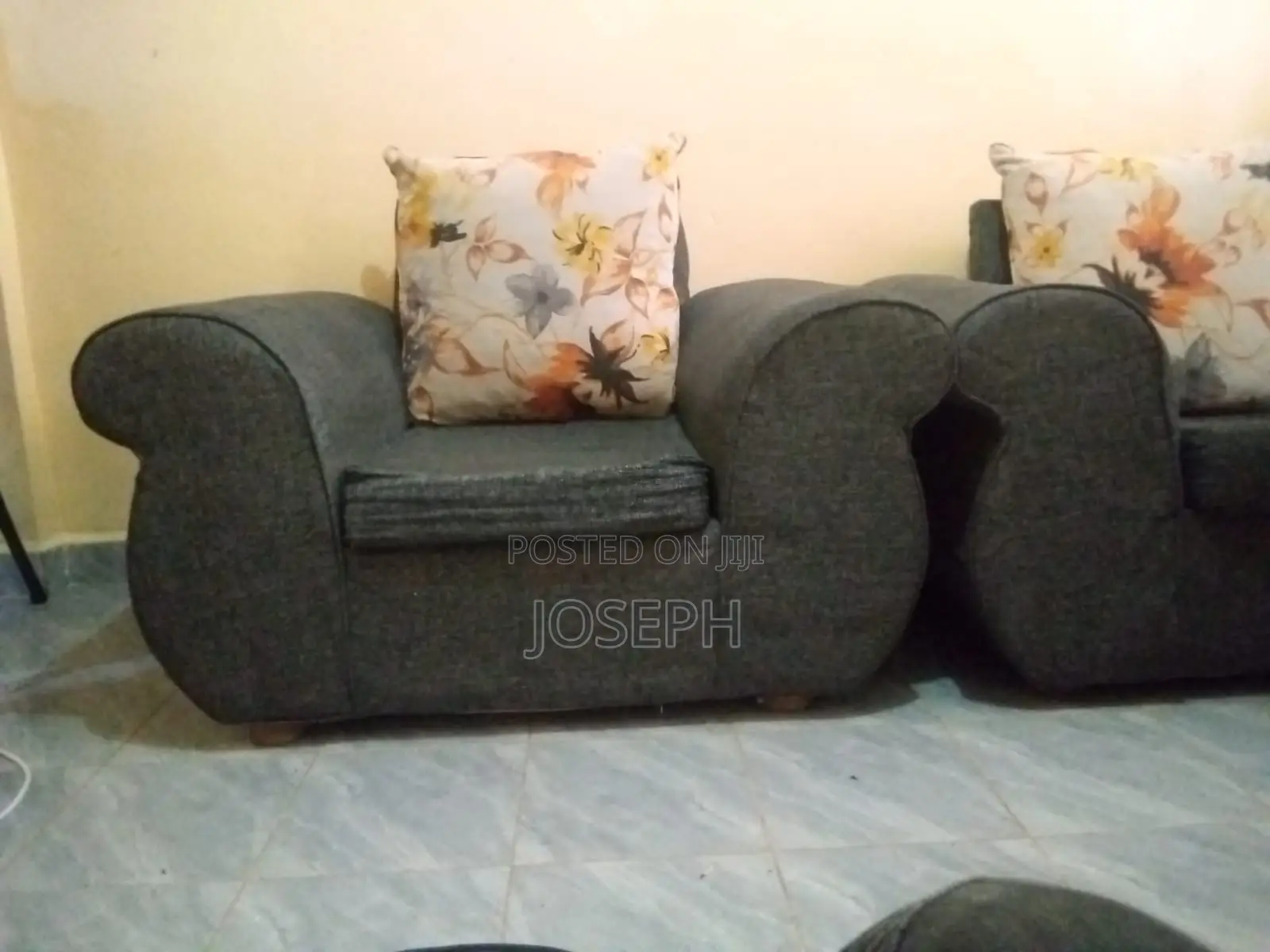 5 Seater Sofa Sets,Neat,Very Good Condition