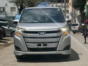Toyota Noah 2020 Gold