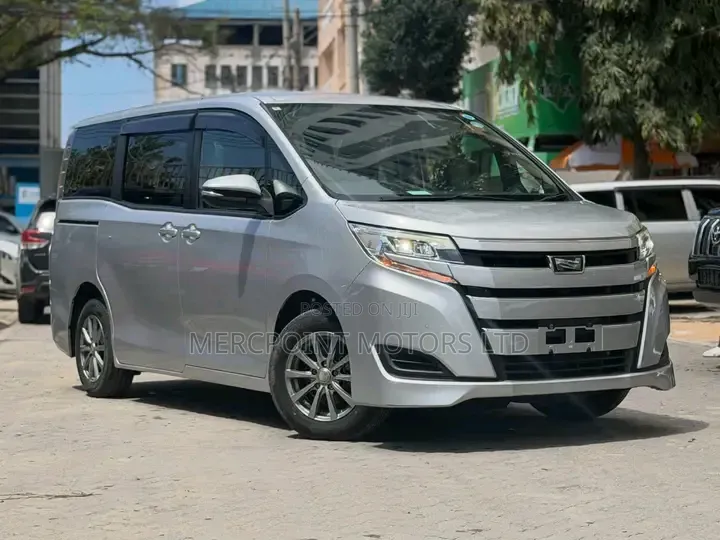 Toyota Noah 2020 Gold